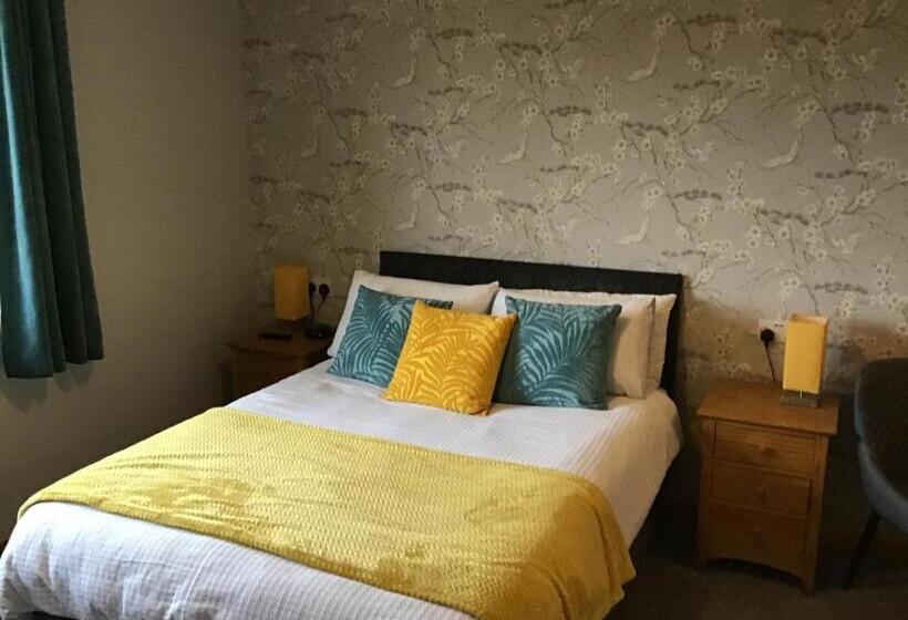 غرفة قياسية ثلاثية, Lathamor