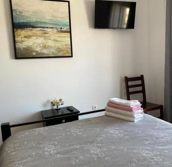 سوییت سوپریور با چشم‌انداز دریا, Vina S Place