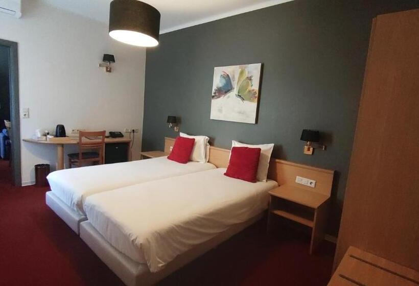 חדר סטנדרט, La Chrysalide