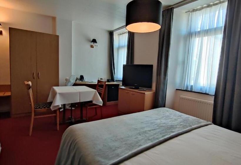 חדר סטנדרט, La Chrysalide