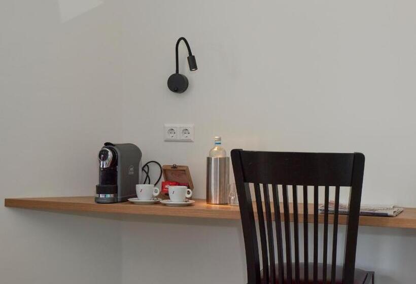 带阳台的豪华间, Villa Groet