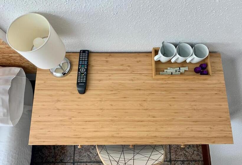 スタンダードトリプルルーム, Pensión Amara
