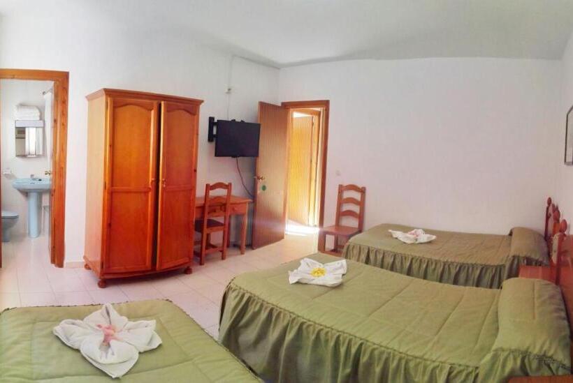 ベーシックトリプルルーム, Hostal Mulhacen