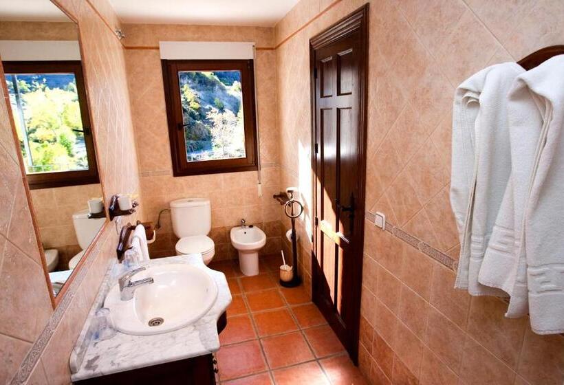 Номер Стандарт с Балконом, Hostal Mulhacen
