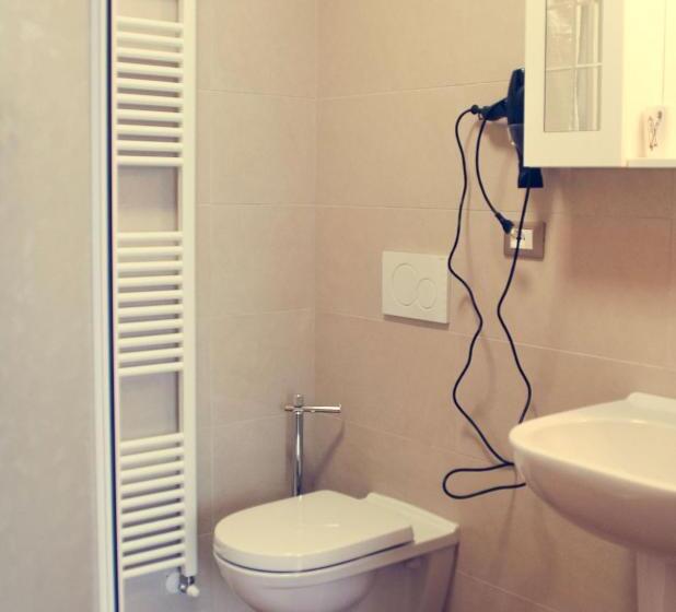 Номер Стандарт Трехместный, B&b Tina