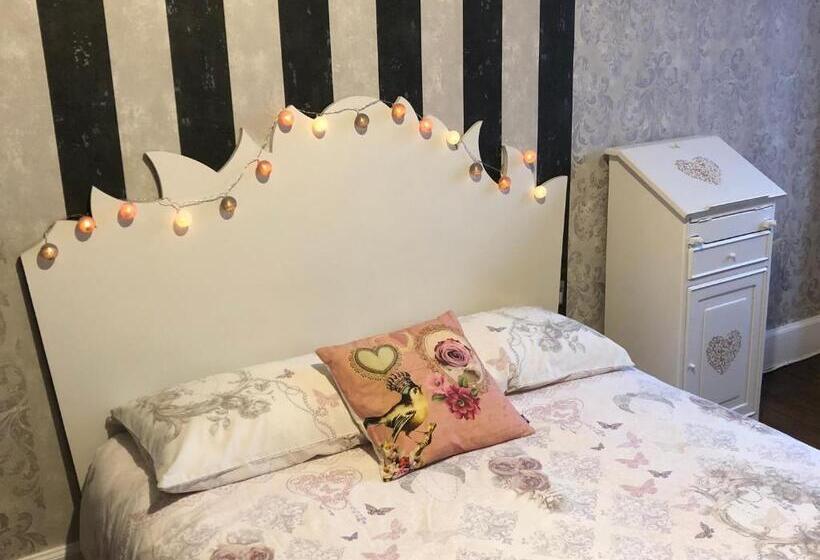 标准间, Les Thiausères