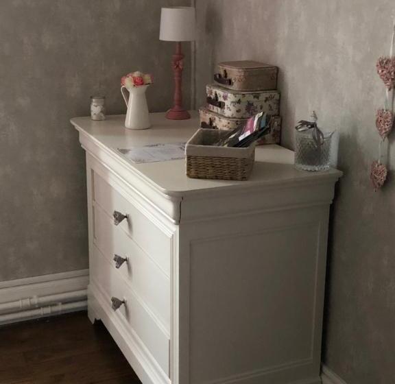 标准间, Les Thiausères