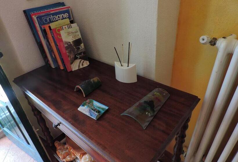 スタンダードルーム, Etna Hiking B&b