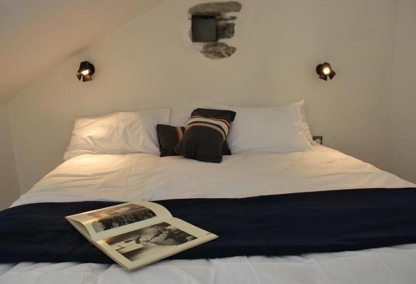 غرفة قياسية مطلة على الجبل, Gite Cap De La Hont