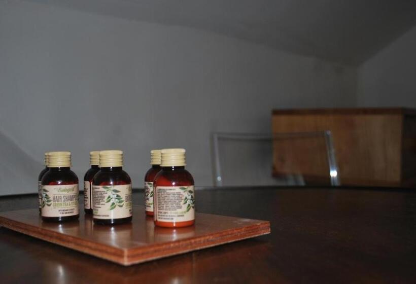 غرفة قياسية مطلة على الجبل, Gite Cap De La Hont