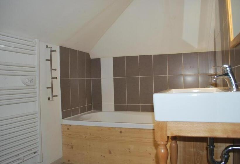 غرفة قياسية ثلاثية, Gite Cap De La Hont