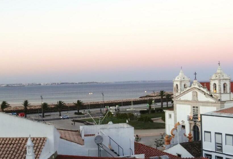 شقة غرفتين مطلة على البحر, The Salty Lodge