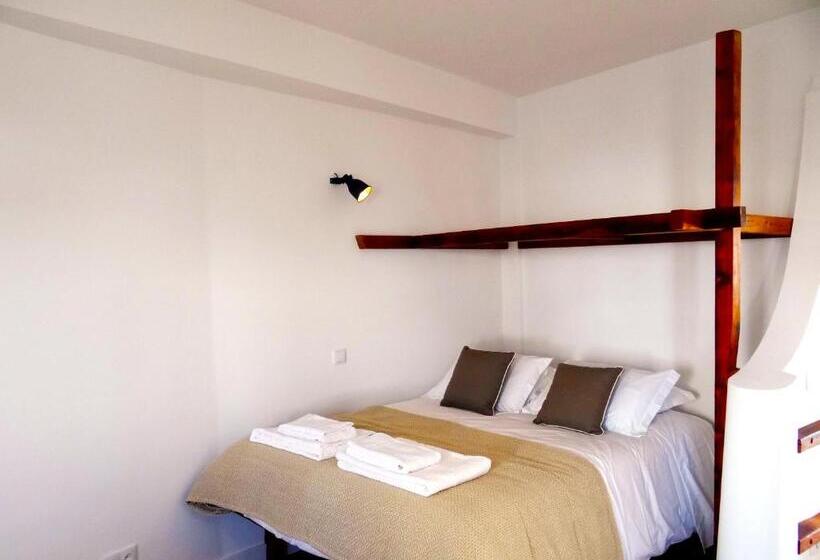 شقة غرفة واحدة مطلة على البحر, The Salty Lodge