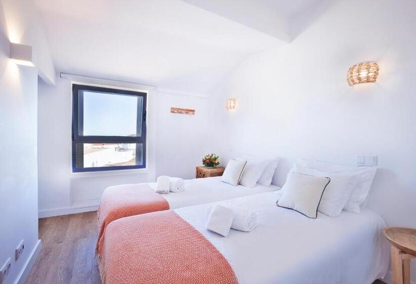 شقة غرفتين مطلة على البحر, The Salty Lodge