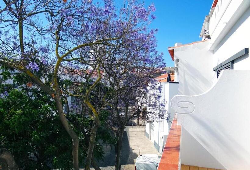 شقة غرفة واحدة مطلة على البحر, The Salty Lodge