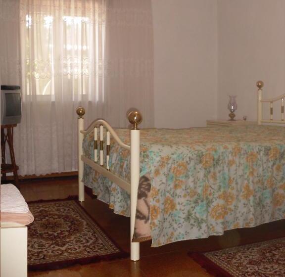 غرفة قياسية حمام مشترك, Pensão Estrela