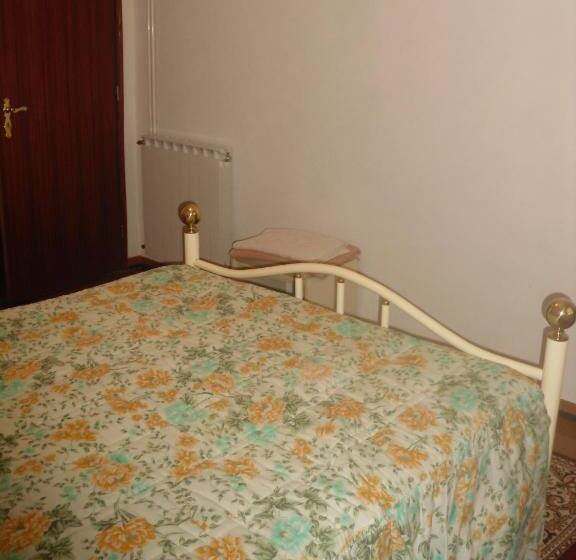 غرفة قياسية حمام مشترك, Pensão Estrela