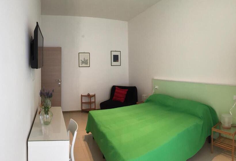 Standard Triple Room with Terrace, B&b Sorgente 23