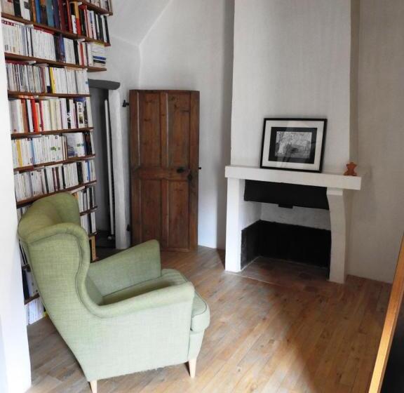 Standardrum, Longo Mai