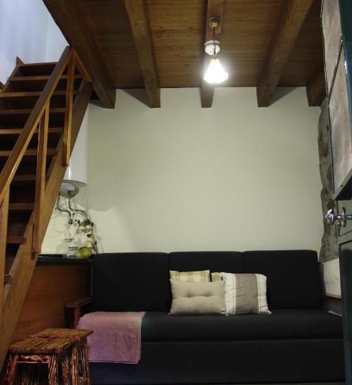 منزل غرفة نوم واحدة, A Casa Estrelícia Dourada Garcês