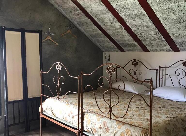 شاليه غرفة نوم واحدة, A Casa Estrelícia Dourada Garcês