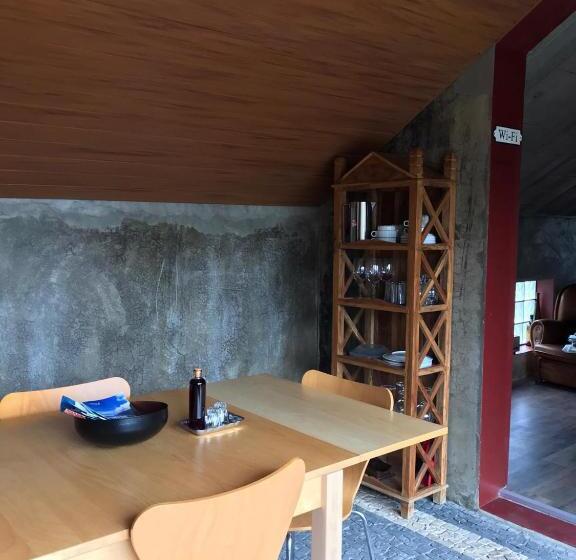 شاليه غرفة نوم واحدة, A Casa Estrelícia Dourada Garcês