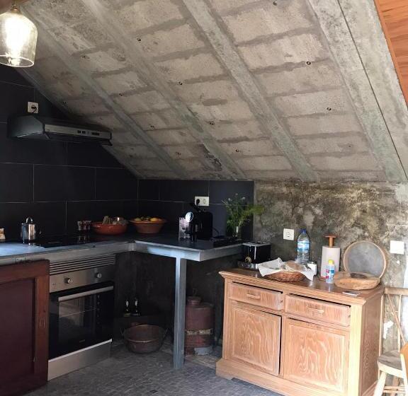 شاليه غرفة نوم واحدة, A Casa Estrelícia Dourada Garcês