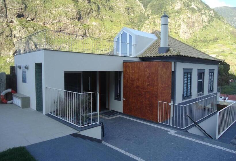 منزل 3 غرف نوم, A Casa Estrelícia Dourada Garcês