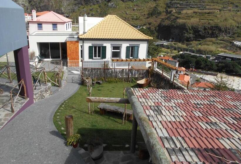 منزل 3 غرف نوم, A Casa Estrelícia Dourada Garcês