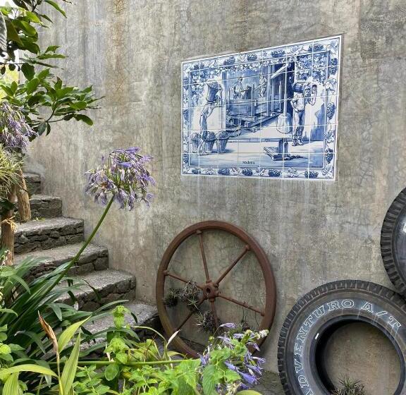 شاليه غرفة نوم واحدة, A Casa Estrelícia Dourada Garcês