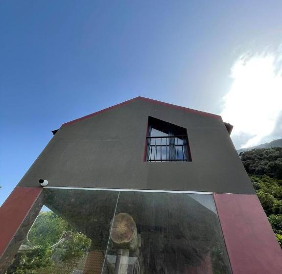 شاليه غرفة نوم واحدة, A Casa Estrelícia Dourada Garcês