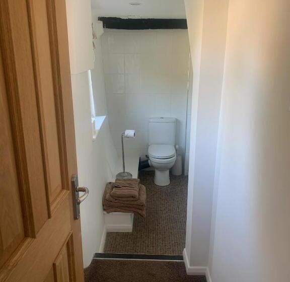 Люкс Кровать Кинг, Two Sawyers