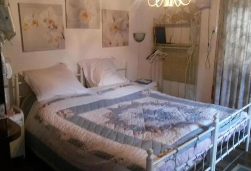 スタンダードルーム, B&b Aan De Limes In Maurik