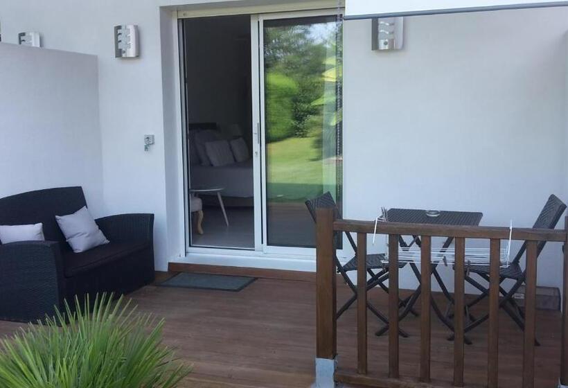 חדר סטנדרט נוף לבריכה, Chambres D Hôtes Du Hourne