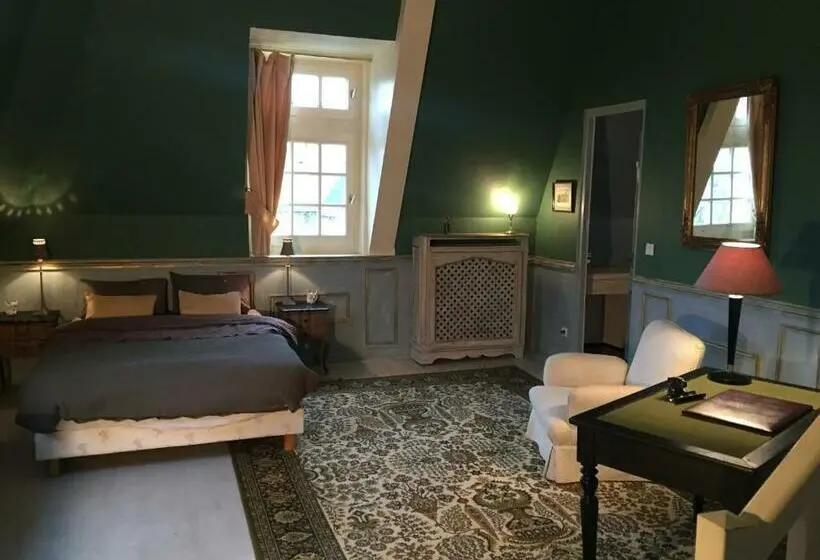 اتاق استاندارد با چشم‌انداز باغ, Le Castel Ecossais