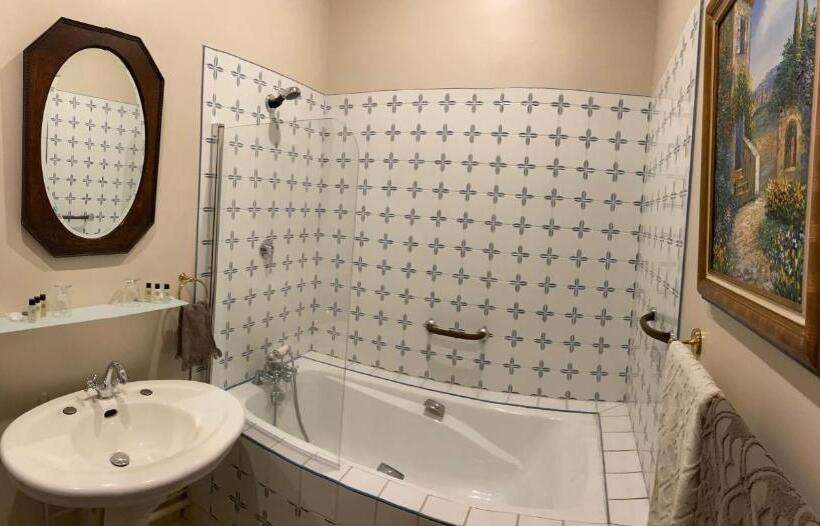 جناح سرير كينج, Le Castel Ecossais