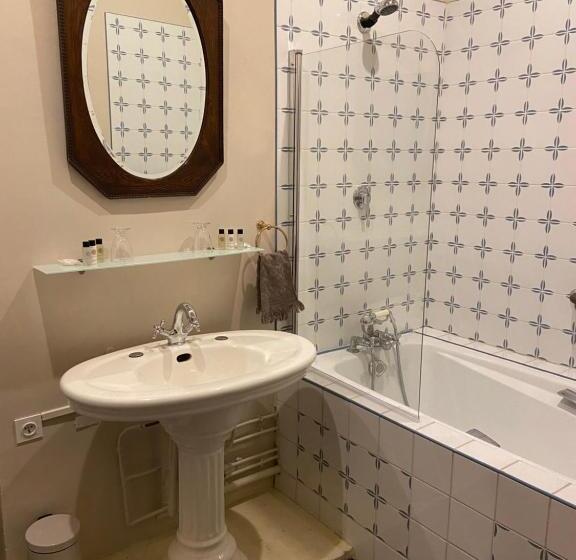 جناح سرير كينج, Le Castel Ecossais