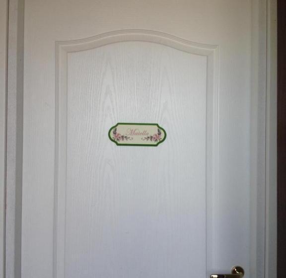 اتاق استاندارد چهار تخته, Via Col Vento