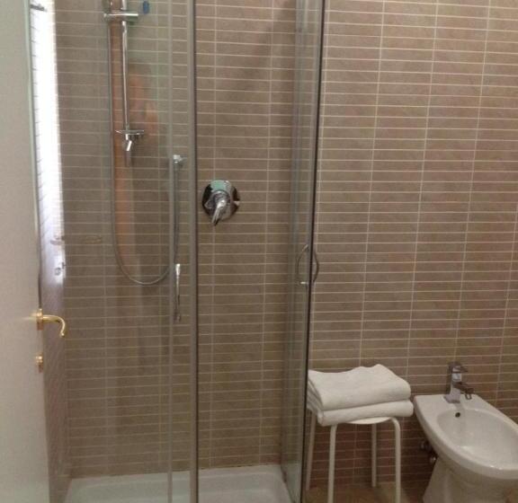 اتاق استاندارد چهار تخته, Via Col Vento