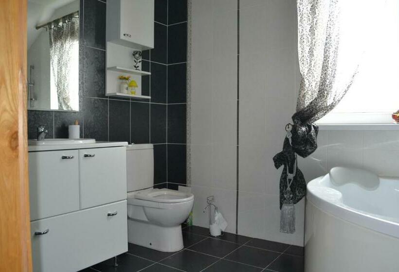 خانه 3 خوابه, Home For Guests Lakštingala