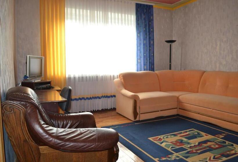 خانه 3 خوابه, Home For Guests Lakštingala