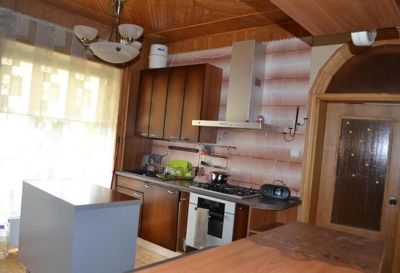 خانه 3 خوابه, Home For Guests Lakštingala