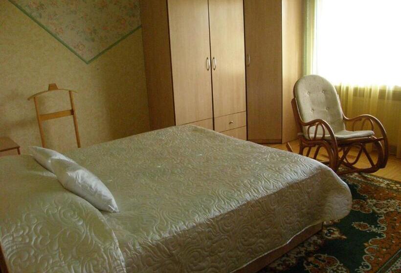 خانه 3 خوابه, Home For Guests Lakštingala