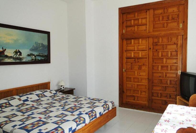 חדר אקונומי, Los Geraneos