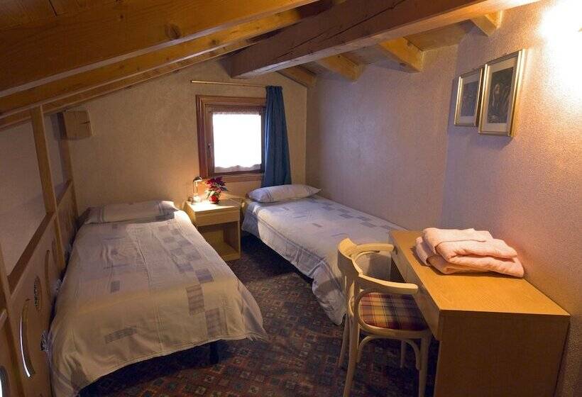 اتاق استاندارد, Astra