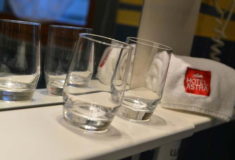 اتاق استاندارد, Astra