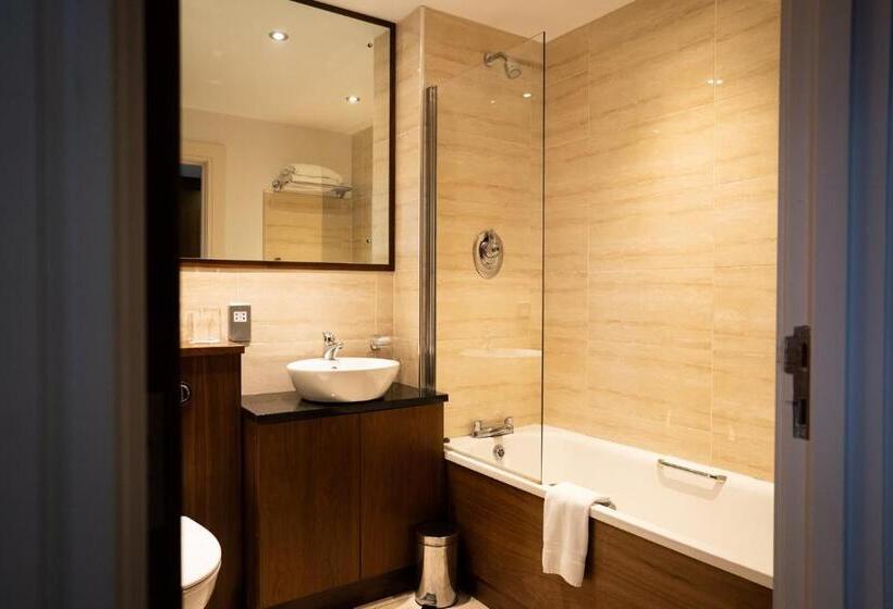 스탠다드 룸 킹사이즈 침대, Ballyrobin