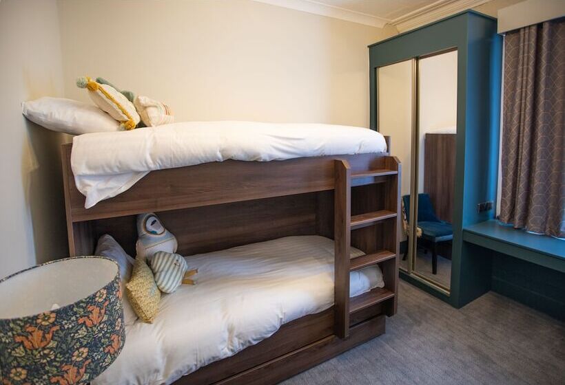 Family Suite, Collingwood Bw Signature Collection