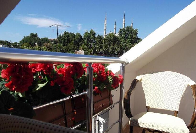 غرفة قياسية, Edirne Palace