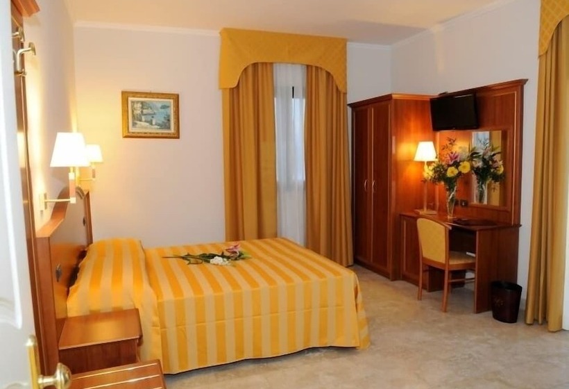 スタンダードルーム, Fashion